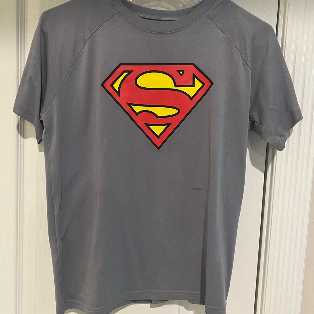 Boys Under Armour Superman Shirt Size Youth Large